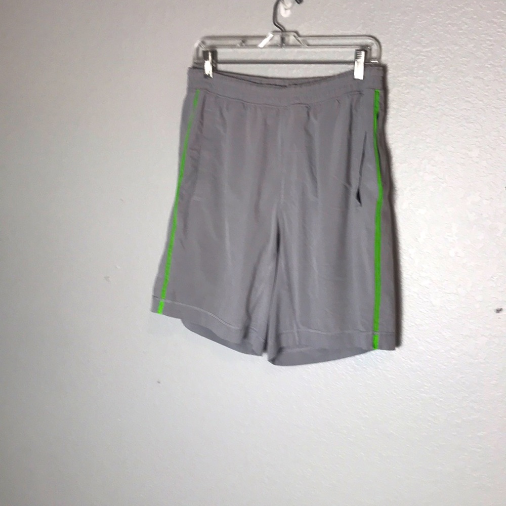 Lululemon Men Gray and Green lined shorts. Size Large